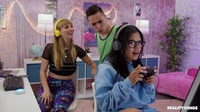Gamer girl fucks bestie's boyfriend during streaming! - Angel Youngs
