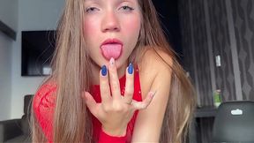 Teen in lingerie cums during reverse cowgirl pose fuck