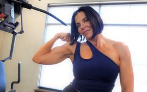 Fitness Chick Flexing! Custom Clip
