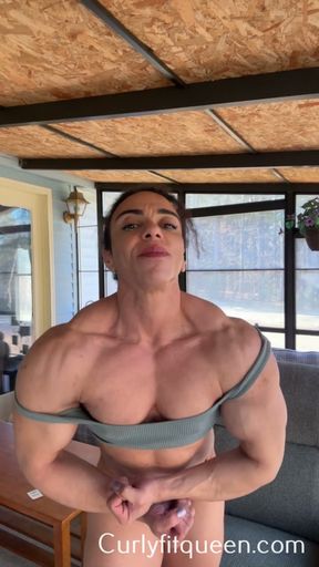 Muscle mom who likes to show off all angles