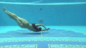 ”Sexy big ass euro milf Sazan underwater erotics”