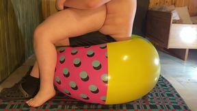 Two Huge 42 and 48 Beachballs Crushed Under Our 200kgs!