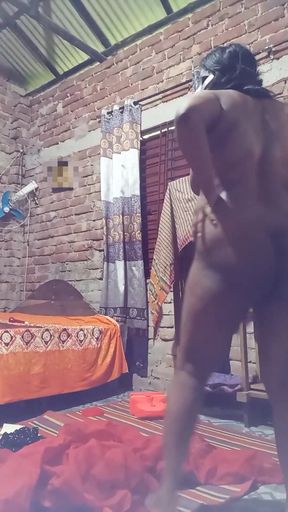 Hot Bhojpuri Strip Dance in Saree Desi Girl Slow Seduction   Clip 2