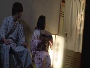 M644G06 A group that has become friends on the destination and a mixed bathing in a private hot spring