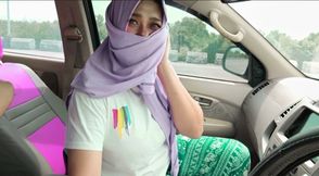Viral Indonesian Hijab-wearing Student Sucking Dick in Car While Driving Challenge to Not Cum