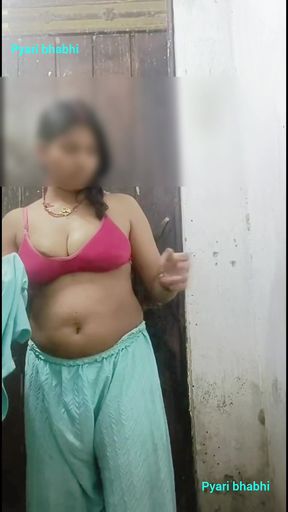 Desi sister-in-law's mother-in-law's mother-in-law's with her finger wide open