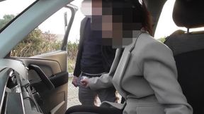 Dogging in the parking lot – wife gets caught sucking off after work