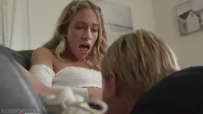Lesbian EXPERIENCED ONE therapist helps younger patient in overwhelming chick-on-chick session