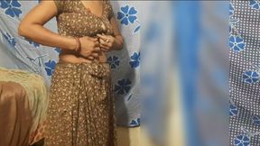 Desi Bhabhi's Sexy Video Village Bhabhi Opening All Clothes