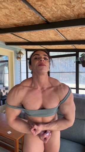 Going for a ultimate muscle mommy title