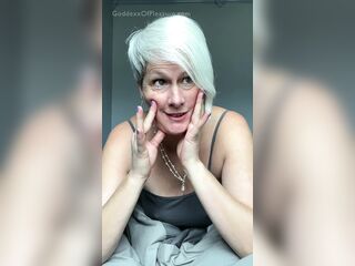 Vacation With StepMommy, That babe Showed Off Her Boobs and Booty Whilst Giving Me JOI To Aid Me Rest
