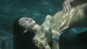 underwater - evelyn - squealer