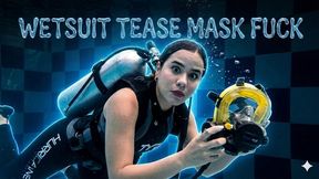 WETSUIT TEASE MASK FUCK - CAMERAMAN CUMS ON SARAH'S FULLFACE MASK UNDERWATER