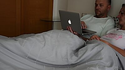 Amateur married couple watching porn together and it continued with moaning and cumshot on pussy
