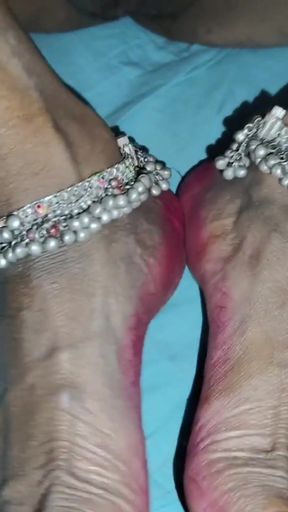 Indian Homemade Wife Massage Husband Cock In Oil And Handjooj Cumshort Bhabhi Cum Village Husband Wife Cum Bihar Sexy&hellip;   Clip 1