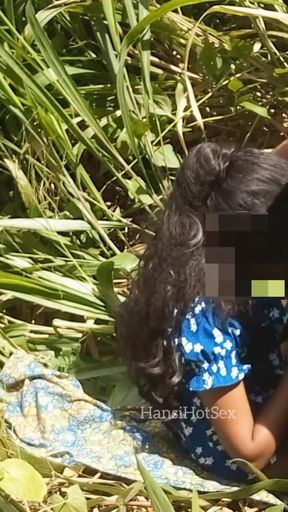 Sri Lankan Hot Outdoor Sex - Teen Couple - Risky   Clip 3