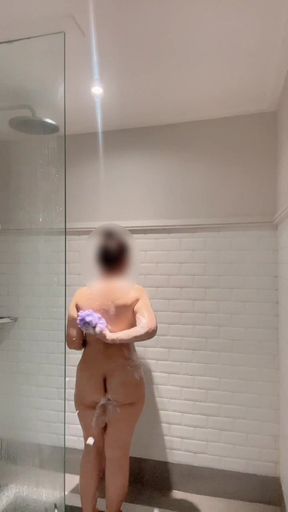 Beautiful ass squirting shower