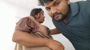 Dhire dhire davar aapne bhabhi ke boobs kiss kiya aaur bhabhi khush ho gai.