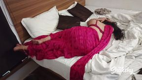 Brought the hot Bhabhi of Gaon to the city and had sex