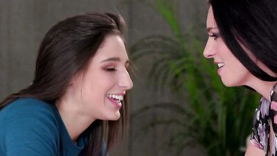 Delicious Lesbians - Bella Danger
