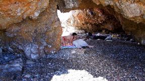 Slutty amateur babe gets incredible fuck at the beach