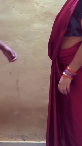 Bhabhi Ki Gand Ki Chudayi in red saree   Clip 1