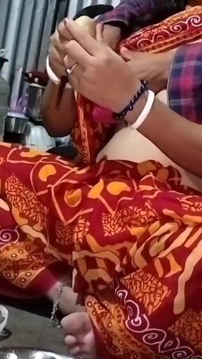 Sali jub soaur ghore se Jamai daa k ghor gaye tub Usko Ekela Ghorme Without Condom pe Choda   Clip 2