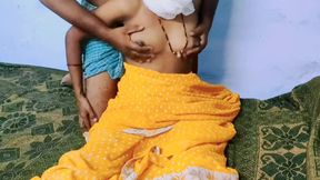 Desi Bhabhi in Yellow Colour Saree Fuking