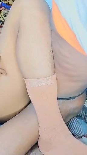 Bhabhi lifted her saree and started getting fucked in doggy style, it was fun in the cold   Clip 2
