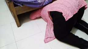 Punjabi Hijab Aunty with Huge Ass &amp; Big Boobs stuck under bed when she sweeping then i fuck her anal &amp; Help (Next day again sex)
