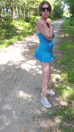 La Slut on a Stroll