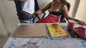 देसी इंडियन भाभी ऑफिस में काम कर रही थी तो उसको मैने जबरदस्त चोदा
