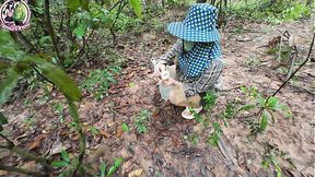 Skinny Thai babe pees and shows her pink pussy in the forest