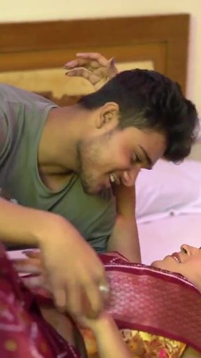 Unmarried Couple first Honeymoon Sex! Beautiful Indian Sex   Clip 1