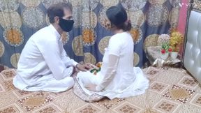 Shadi wali Raat Beautiful Indian Desi Girl ka Ashiq room mai a gya aur khub Churai kari Best Xxxxx Sex Hindi Dirty Talk