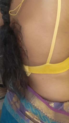 Housewife romance with pattu saree   Clip 1