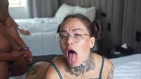 BBC POV - Me la encuentro en el pasillo del hotel y me la traigo a mi habitaci&oacute_n a follar y que la grabe
