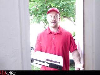 TouchMyWife - Trashy Housewife Bangs Delivery Dude - Addison Lee