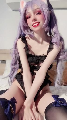 keqing and pillow :3