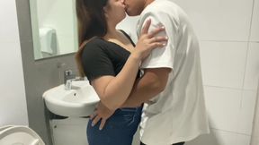 FILIPINA QUICK PUBLIC POV SEX