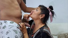 I fill my stepmother'_s face with cum, this bitch loves that I eat her pussy