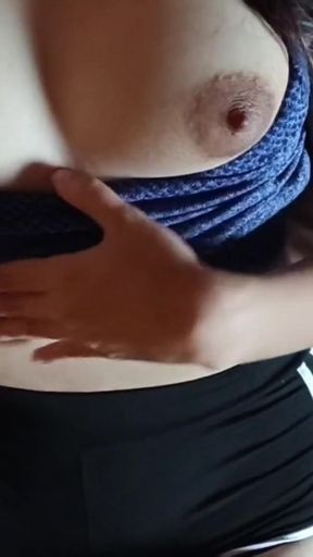 COLOMBIAN TOUCHES HERSELF IN HER NEIGHBOR'S ROOM AND SHOWS HIM HER DELICIOUS PUSSY   Clip 1