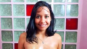 Bailo sensual y luego me lleno toda de aceite para ti