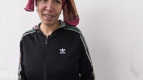 Turkish girl in GERMANY is SO HORNY !!! Sex with a stranger during her lunch break.