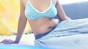 I made a sex video with a stranger guy for the first time, took cucumber in my pussy.