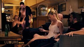 ”Groupsex & assfucking with bombshell babes”