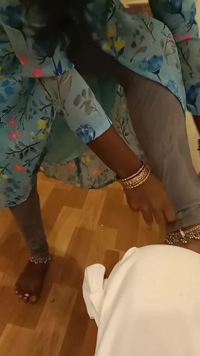 I Seduced Bank Guy in Bra-panties for Emi - Tamil Handjob & Nipple Play! Indianhotwifex