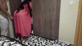 فيلم اباحي عربي قصير. طرقت باب الغرفة لتعطيني I Fucked My Stepmom