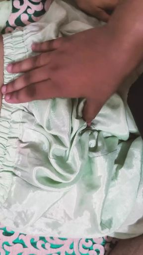 Nayi Naveli Bahu Ki Chut Chacha Sasur Ne Apne Kadak Lund Se Chod Di To Bahu Bhi Lund Se Puri Khush Ho Gyi FULL STORY