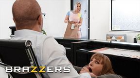 Hot - Was gibt es Schöneres, als die Pause bei der Arbeit zu verbringen, als Angel Youngs und Jenna Starr zu ficken?